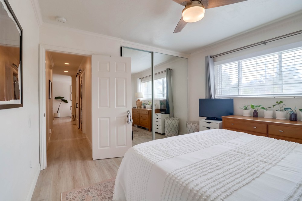 Virtual tour photo 29 of 34 for 3663 7th Ave UNIT 4