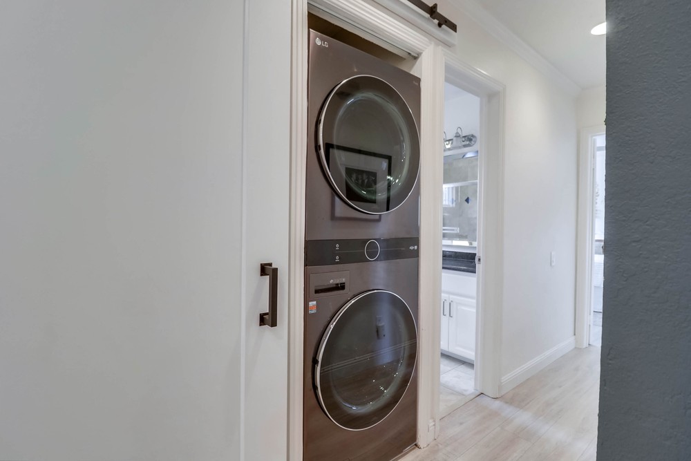 Virtual tour photo 33 of 34 for 3663 7th Ave UNIT 4
