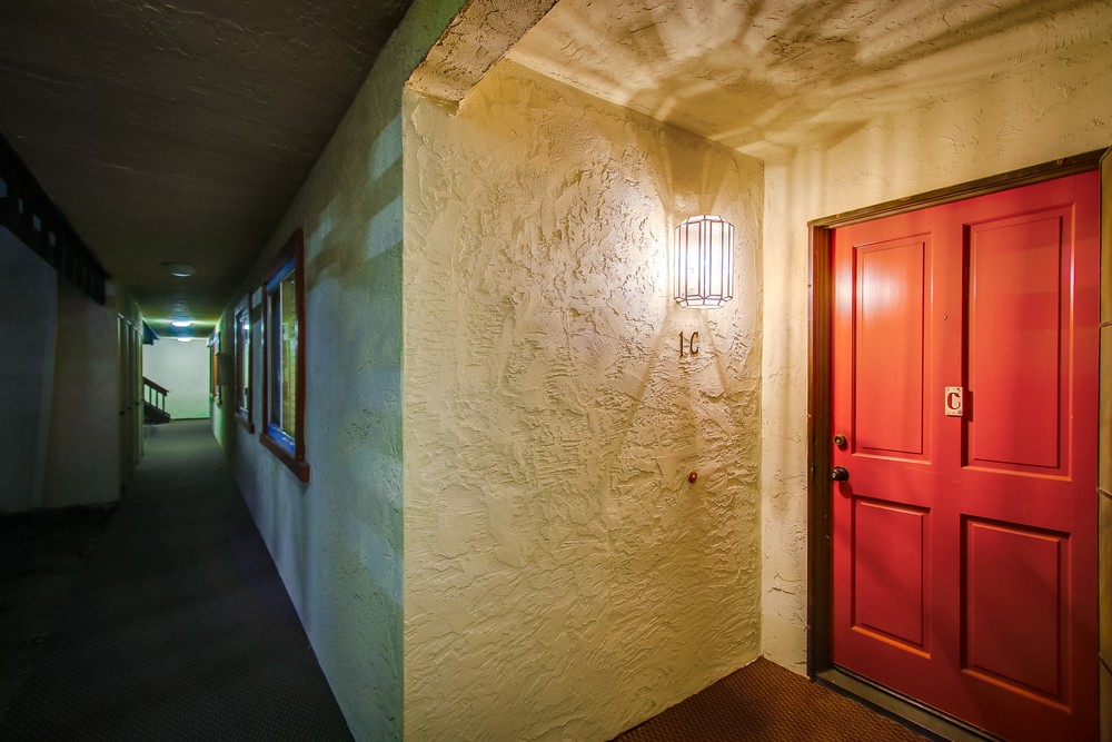 Virtual tour photo 5 of 49 for 3664 Clairemont Dr #1c