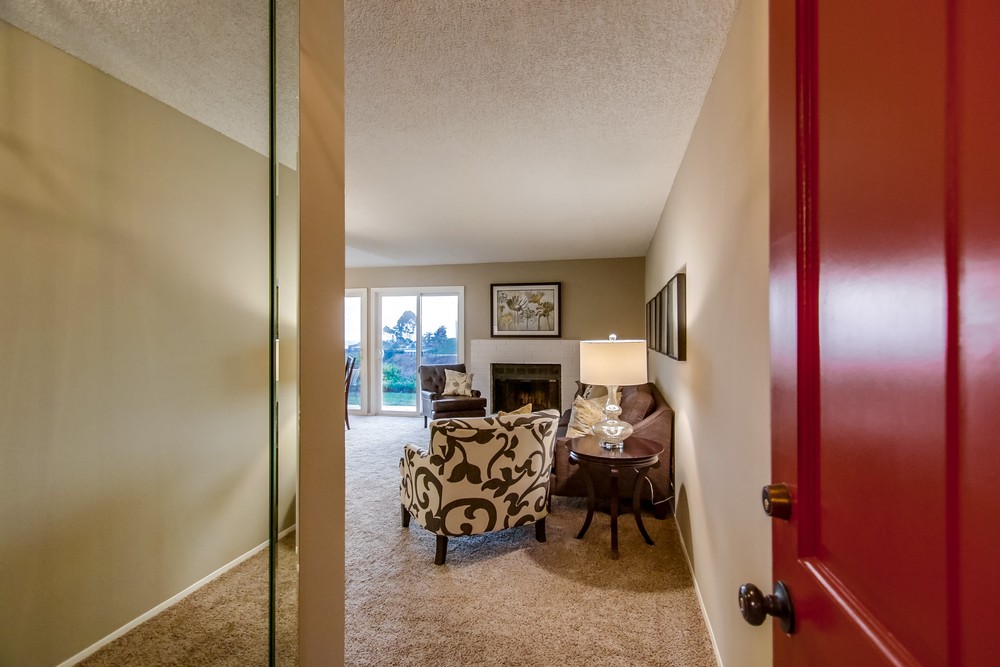 Virtual tour photo 9 of 49 for 3664 Clairemont Dr #1c
