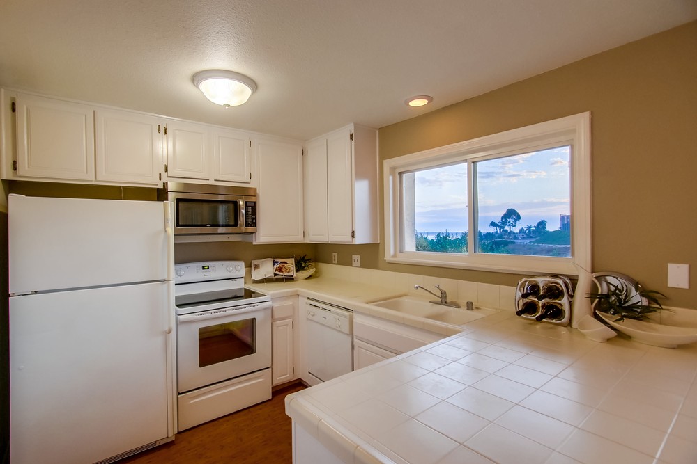 Virtual tour photo 21 of 49 for 3664 Clairemont Dr #1c