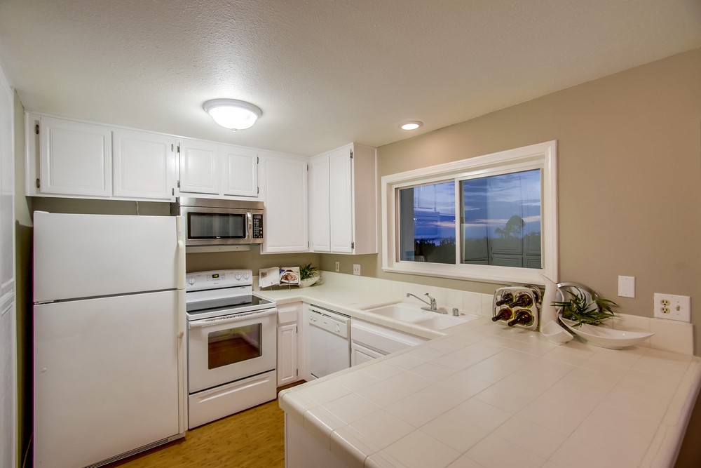 Virtual tour photo 22 of 49 for 3664 Clairemont Dr #1c