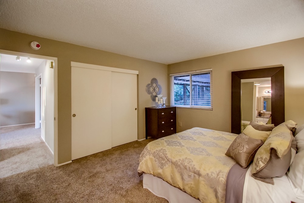 Virtual tour photo 27 of 49 for 3664 Clairemont Dr #1c
