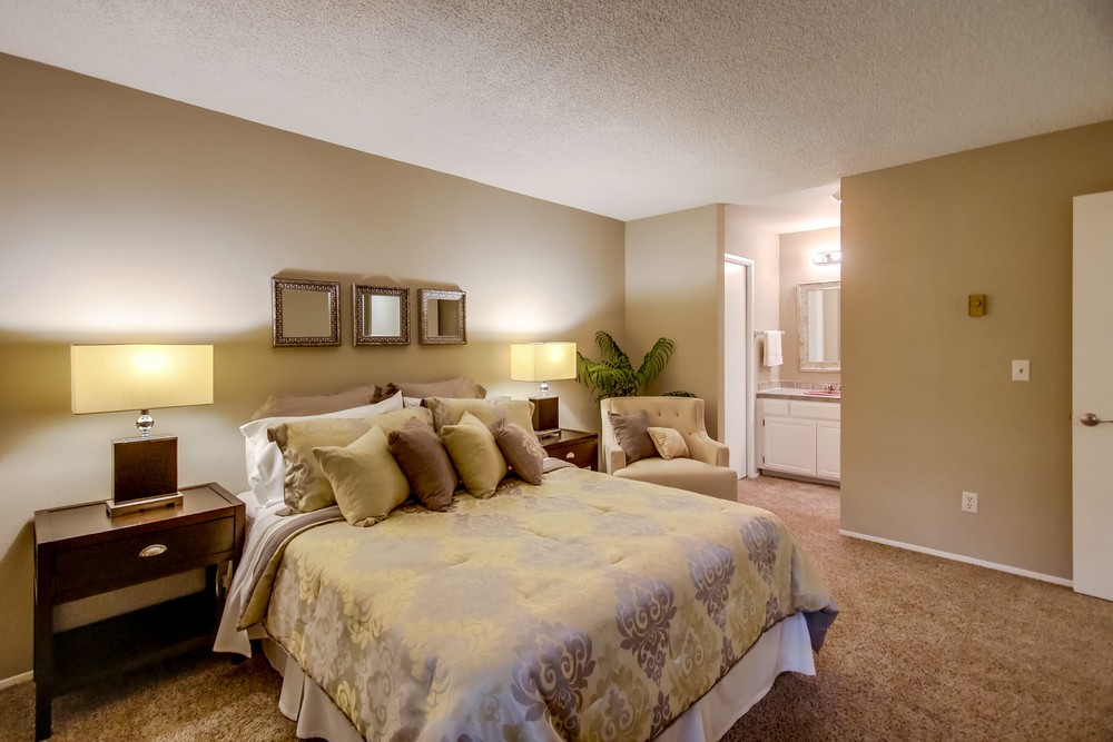 Virtual tour photo 28 of 49 for 3664 Clairemont Dr #1c