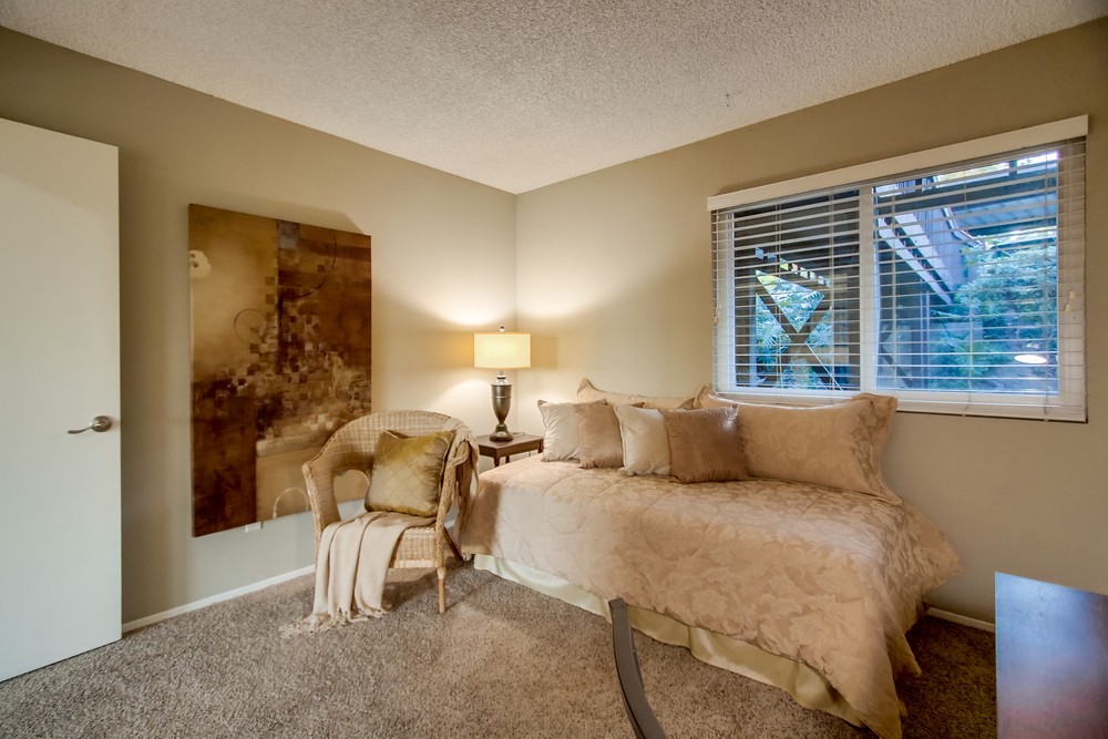 Virtual tour photo 34 of 49 for 3664 Clairemont Dr #1c
