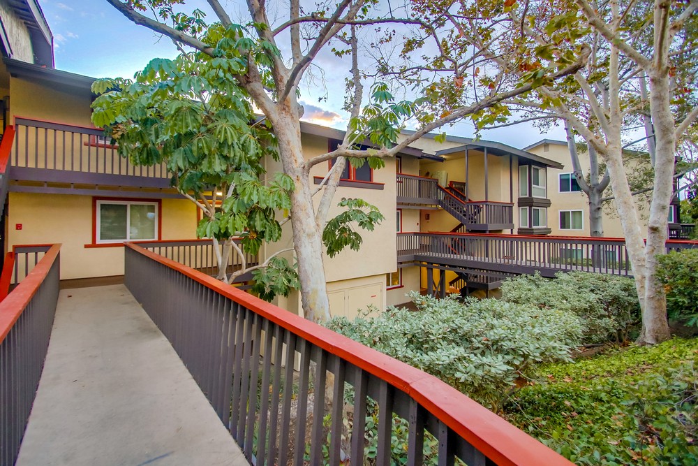Virtual tour photo 36 of 49 for 3664 Clairemont Dr #1c