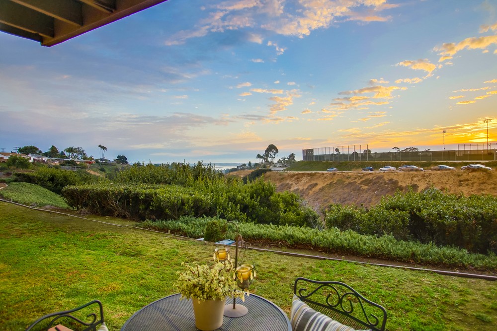 Virtual tour photo 40 of 49 for 3664 Clairemont Dr #1c