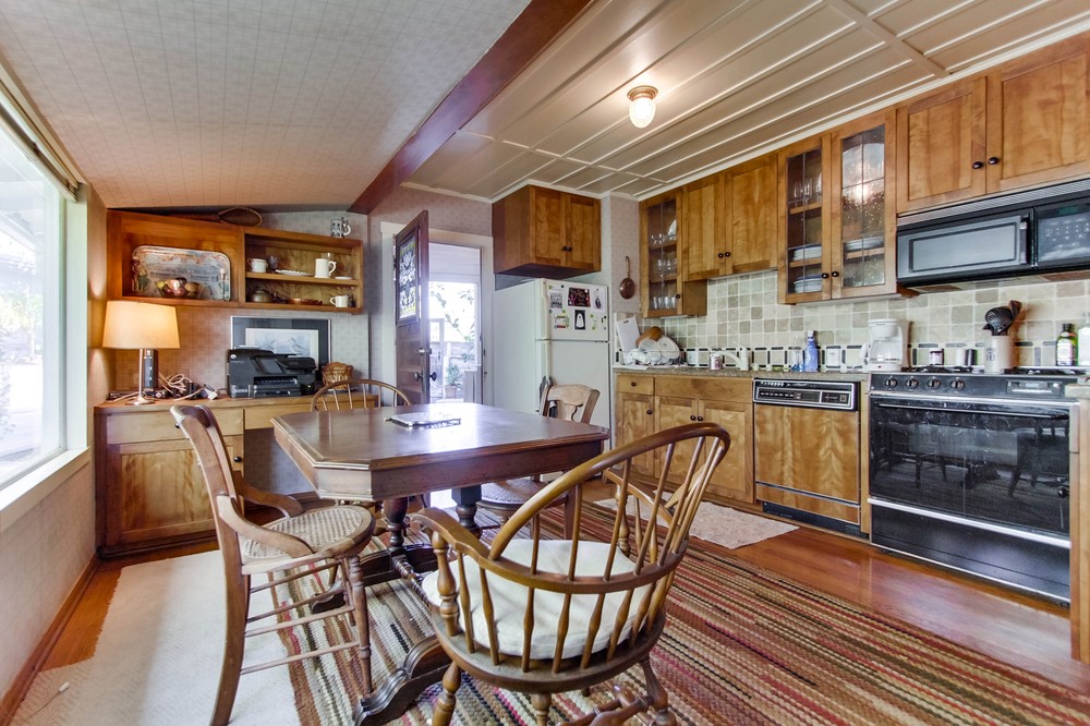 Virtual tour photo 18 of 67 for 3664 Herbert Street
