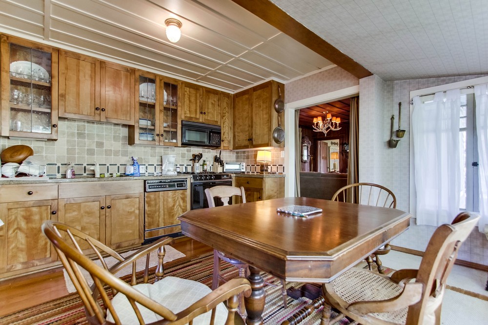 Virtual tour photo 19 of 67 for 3664 Herbert Street