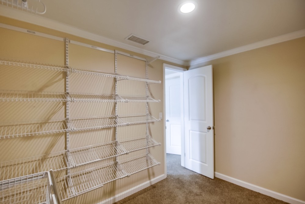 Virtual tour photo 21 of 28 for 3667 Monroe Ave