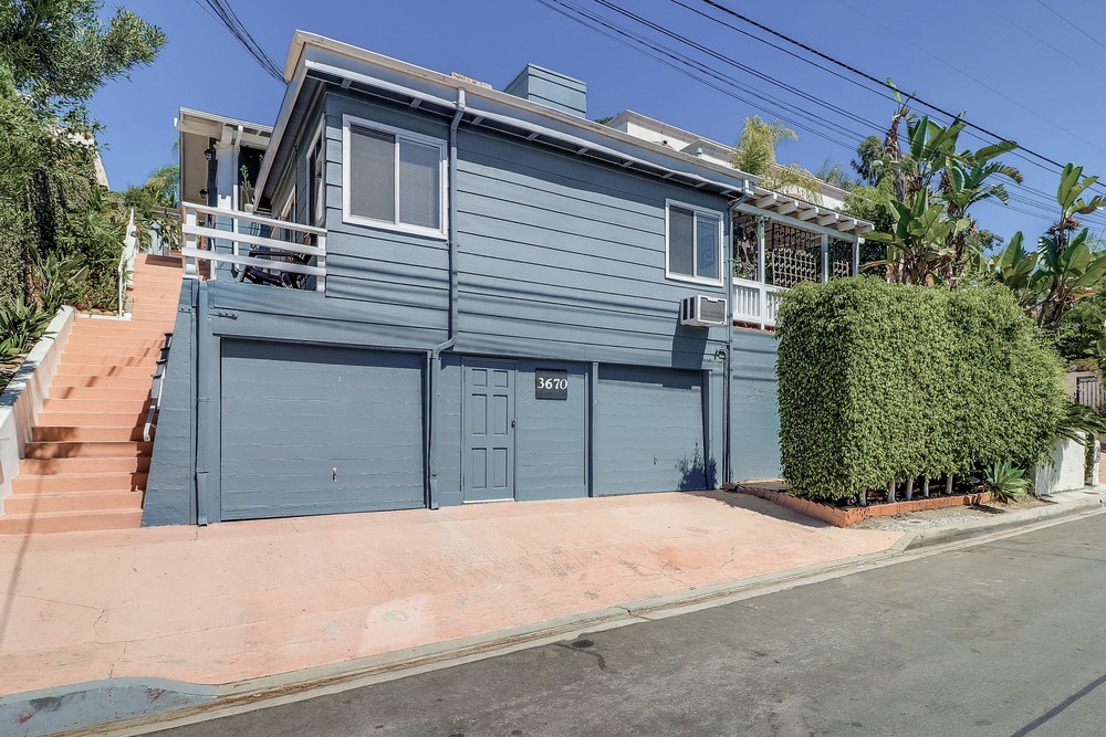 Virtual tour photo 1 of 37 for 3670 Keating St