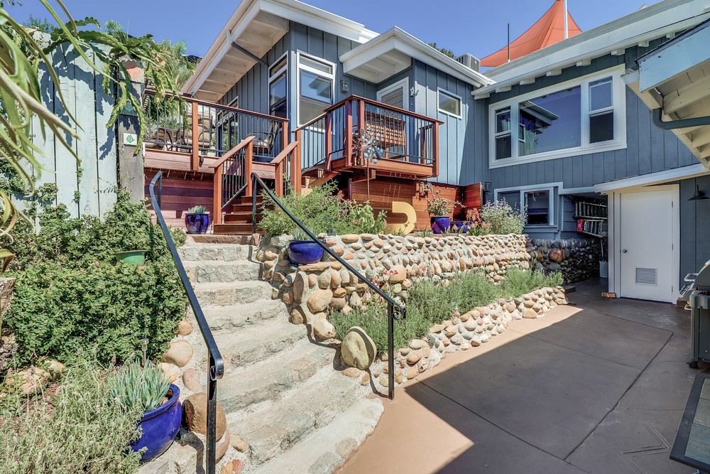 Virtual tour photo 3 of 37 for 3670 Keating St