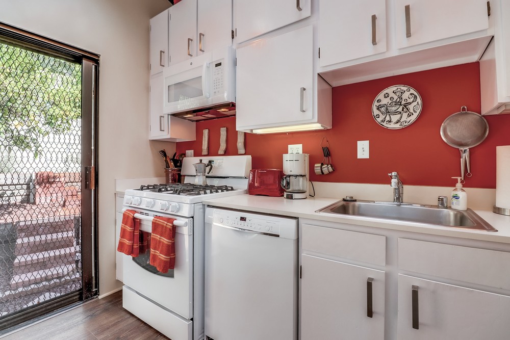 Virtual tour photo 18 of 37 for 3670 Keating St
