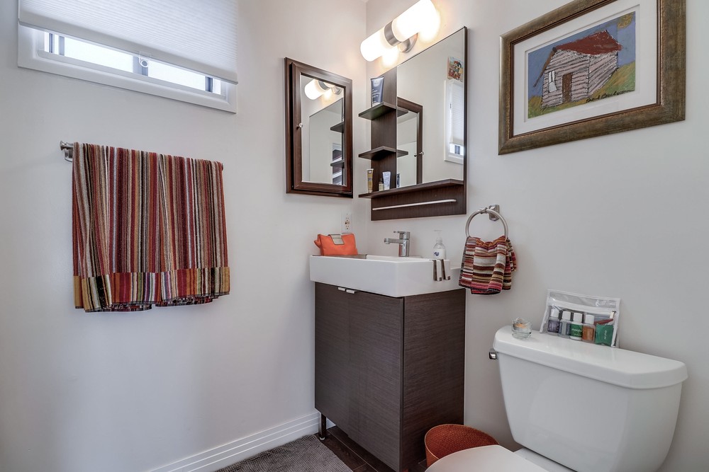 Virtual tour photo 23 of 37 for 3670 Keating St
