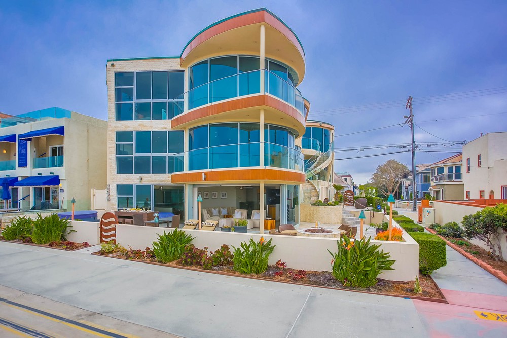 Virtual tour photo 3 of 41 for 3671 Ocean Front Walk