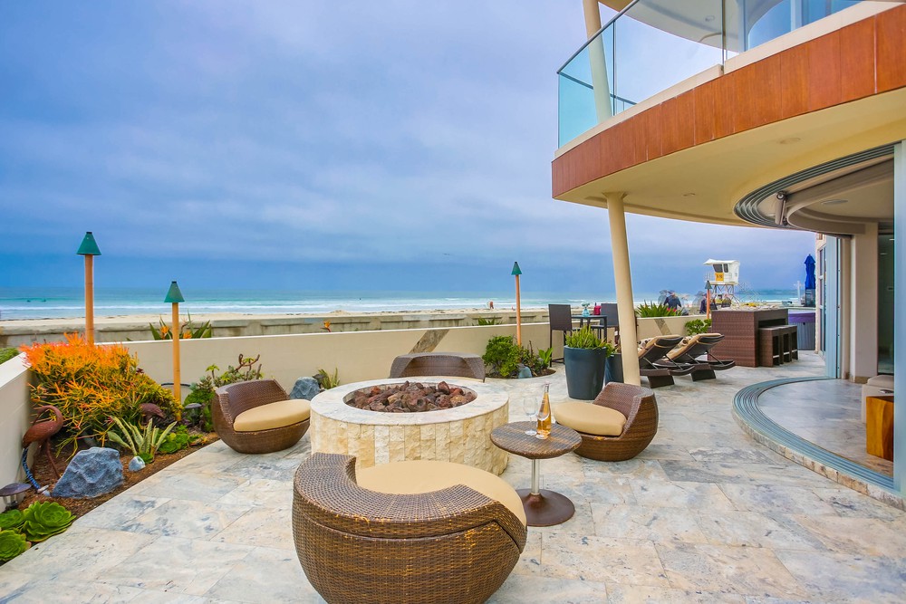 Virtual tour photo 6 of 41 for 3671 Ocean Front Walk