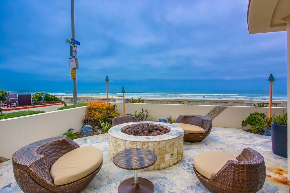 Virtual tour photo 8 of 41 for 3671 Ocean Front Walk