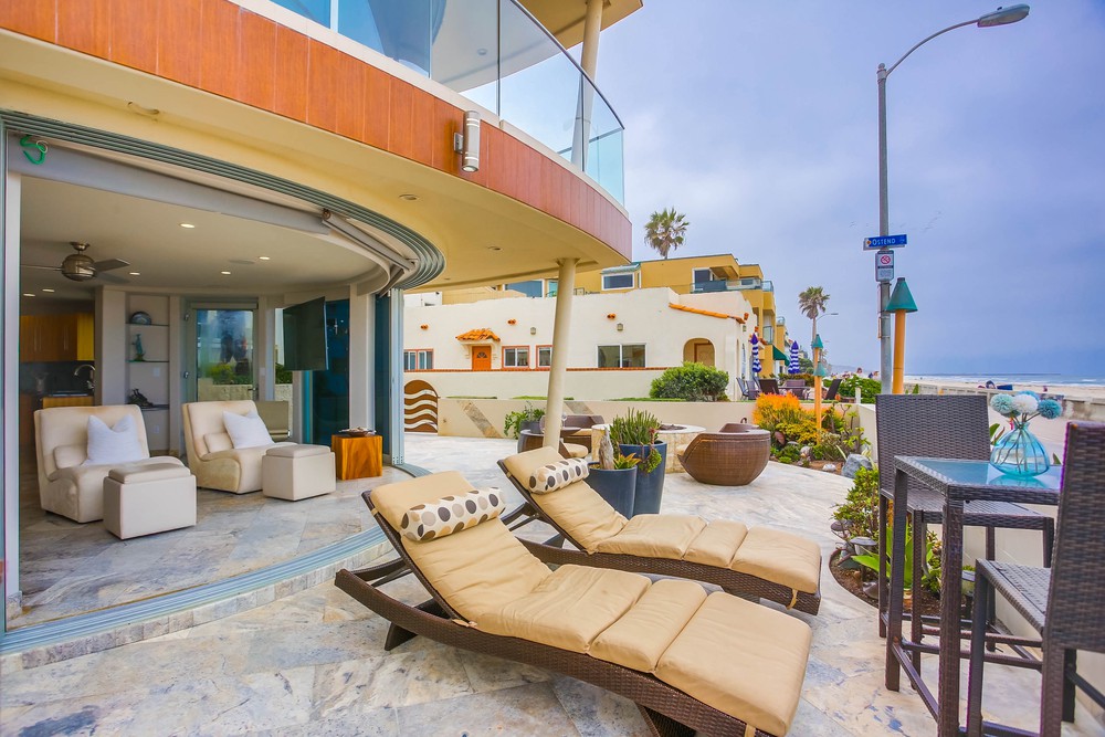Virtual tour photo 13 of 41 for 3671 Ocean Front Walk