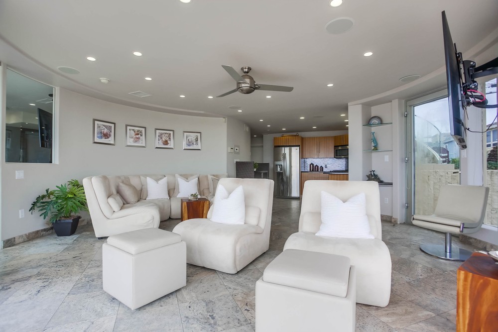 Virtual tour photo 18 of 41 for 3671 Ocean Front Walk