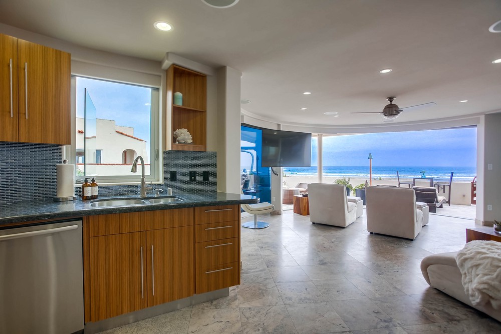 Virtual tour photo 25 of 41 for 3671 Ocean Front Walk