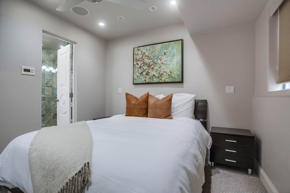 Virtual tour photo 29 of 41 for 3671 Ocean Front Walk