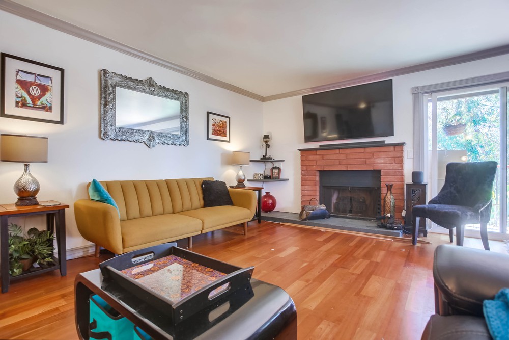 Virtual tour photo 6 of 34 for 3672 Clairemont Dr #3D