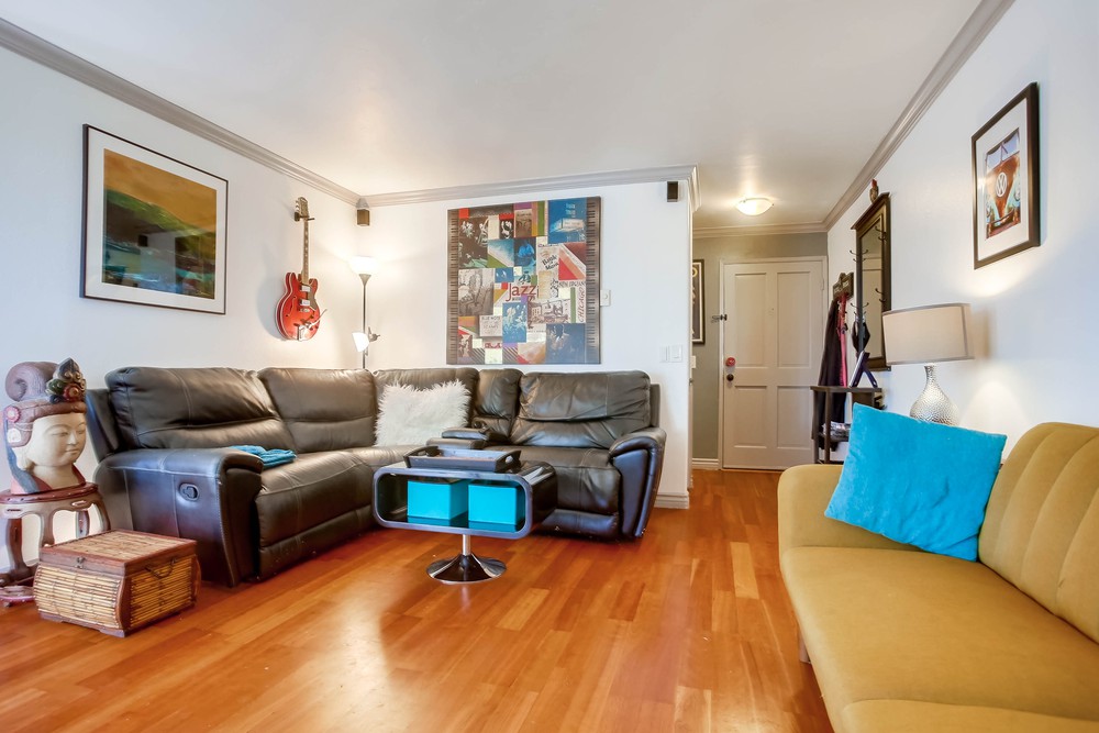 Virtual tour photo 7 of 34 for 3672 Clairemont Dr #3D