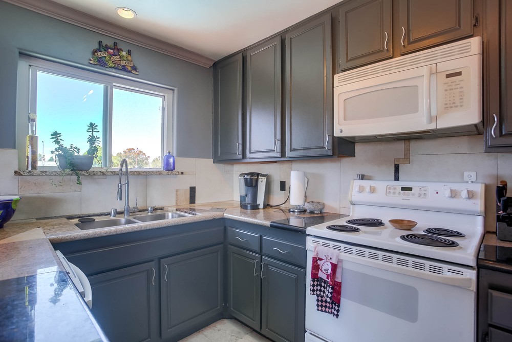 Virtual tour photo 15 of 34 for 3672 Clairemont Dr #3D