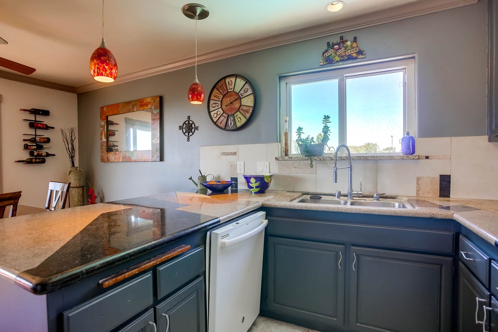 Virtual tour photo 16 of 34 for 3672 Clairemont Dr #3D