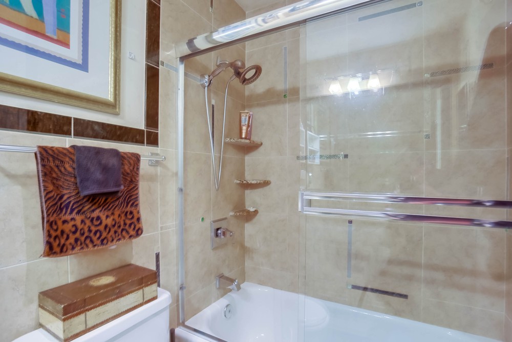 Virtual tour photo 25 of 34 for 3672 Clairemont Dr #3D