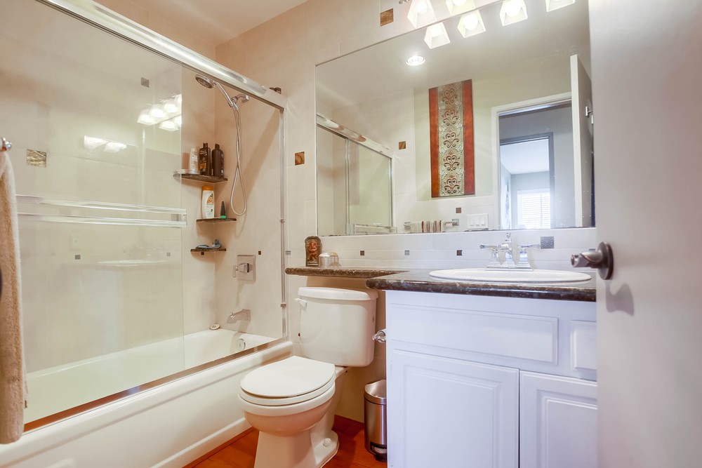 Virtual tour photo 28 of 34 for 3672 Clairemont Dr #3D