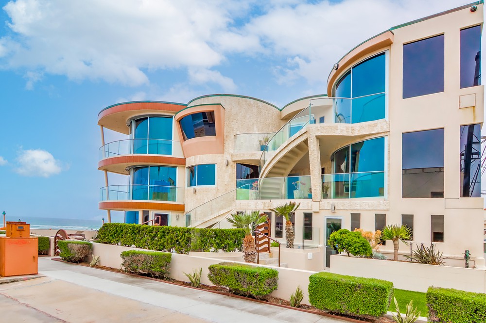 Virtual tour photo 1 of 59 for 3673 Ocean Front Walk
