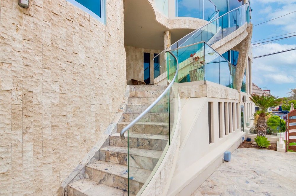 Virtual tour photo 6 of 59 for 3673 Ocean Front Walk