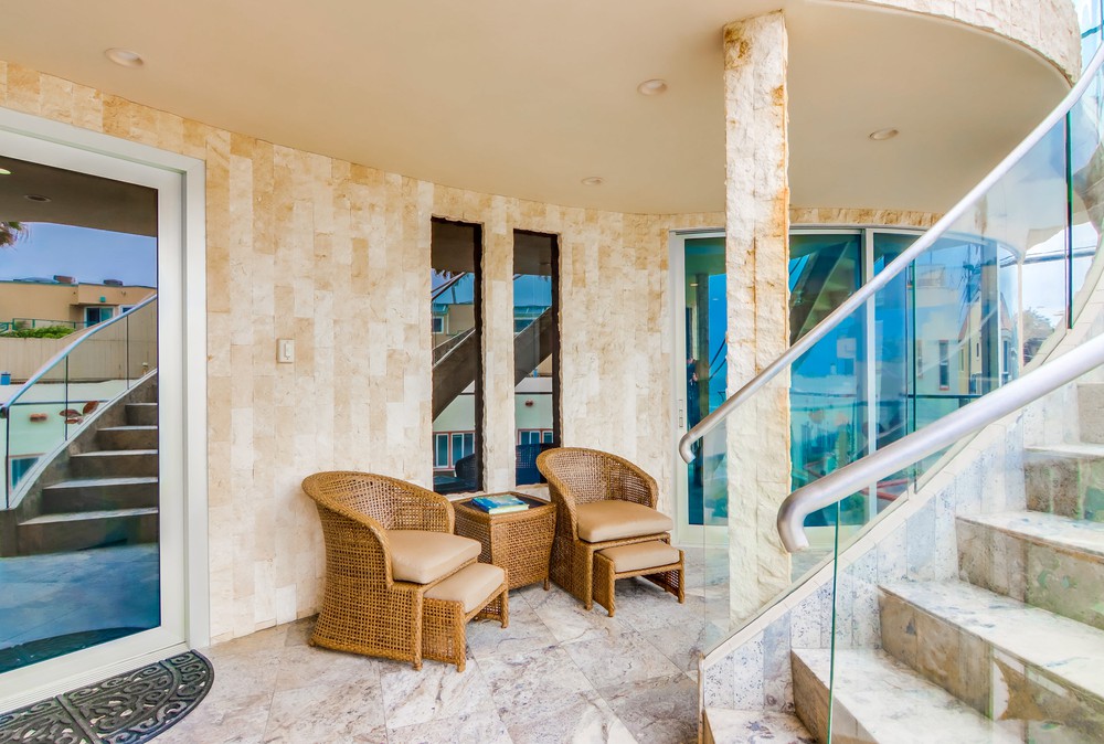 Virtual tour photo 8 of 59 for 3673 Ocean Front Walk