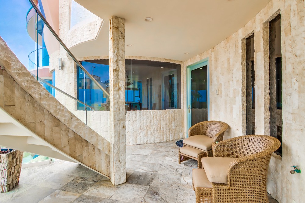 Virtual tour photo 9 of 59 for 3673 Ocean Front Walk