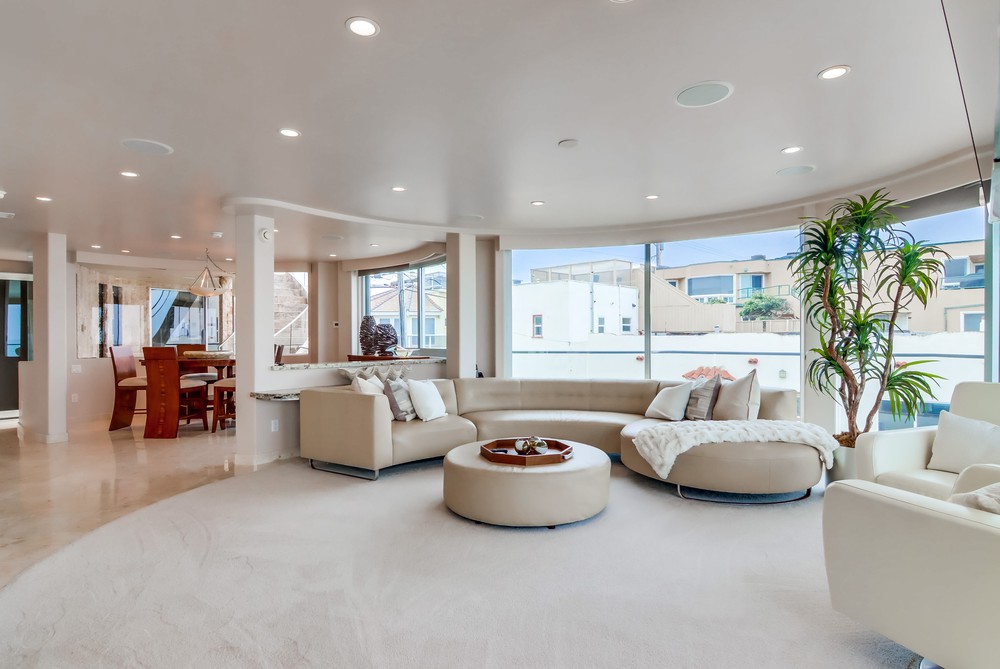 Virtual tour photo 13 of 59 for 3673 Ocean Front Walk