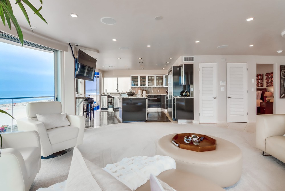 Virtual tour photo 15 of 59 for 3673 Ocean Front Walk