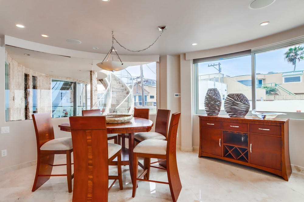 Virtual tour photo 20 of 59 for 3673 Ocean Front Walk