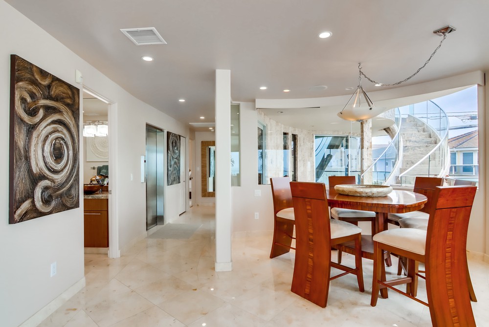 Virtual tour photo 21 of 59 for 3673 Ocean Front Walk