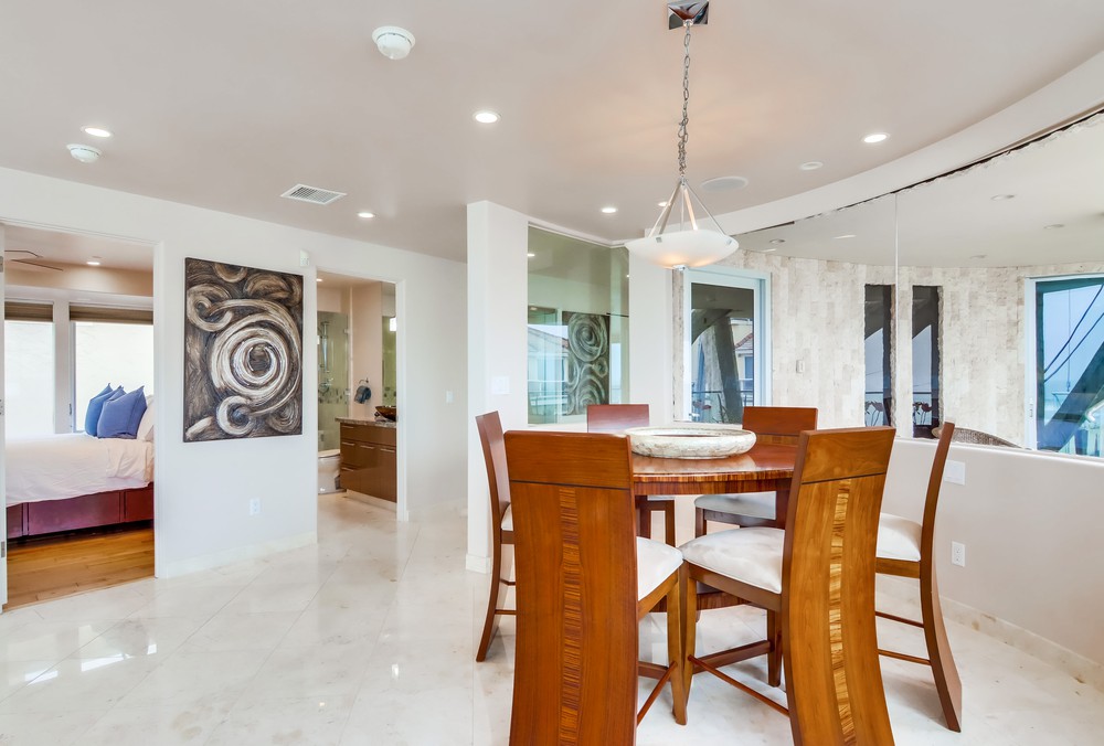 Virtual tour photo 22 of 59 for 3673 Ocean Front Walk