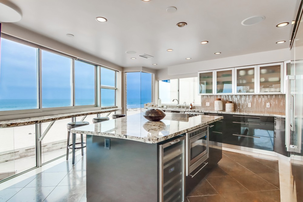 Virtual tour photo 25 of 59 for 3673 Ocean Front Walk
