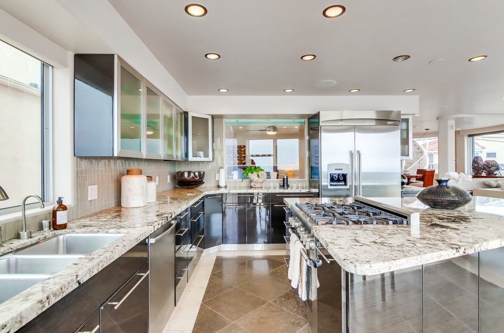 Virtual tour photo 27 of 59 for 3673 Ocean Front Walk
