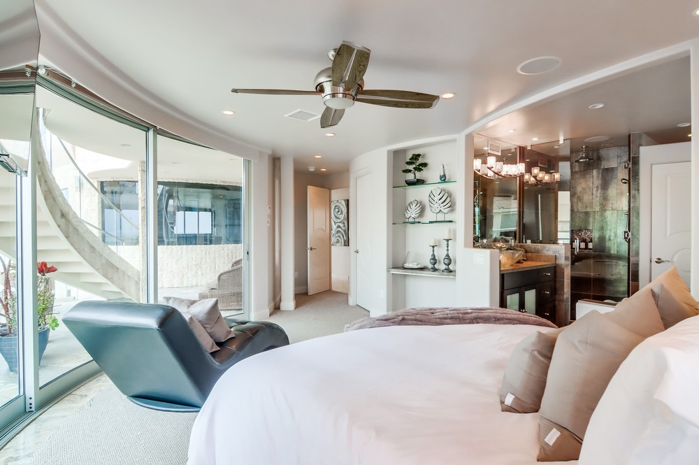 Virtual tour photo 38 of 59 for 3673 Ocean Front Walk