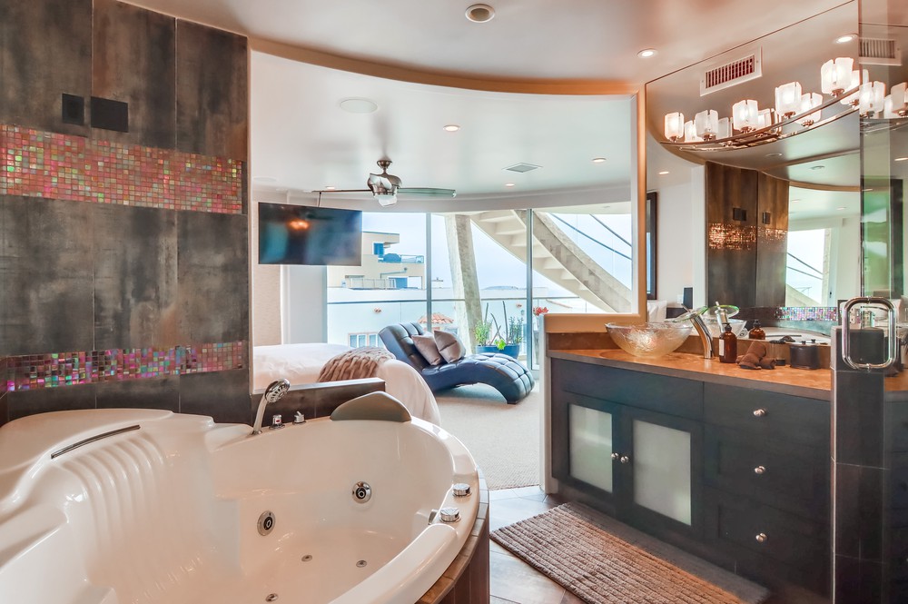 Virtual tour photo 44 of 59 for 3673 Ocean Front Walk