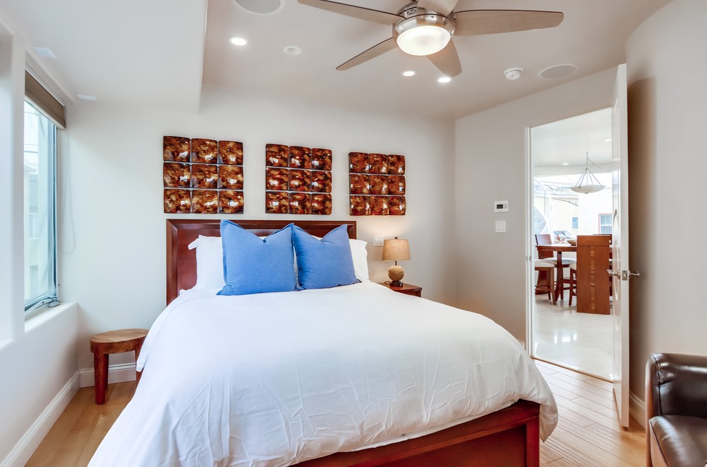 Virtual tour photo 48 of 59 for 3673 Ocean Front Walk