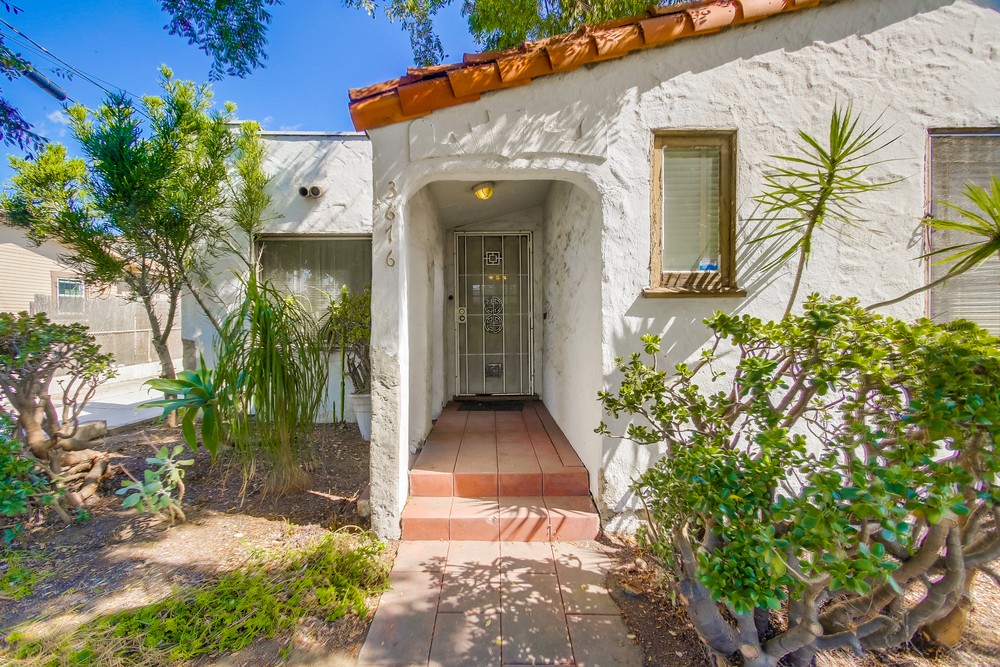 Virtual tour photo 5 of 31 for 3676 Orange Ave