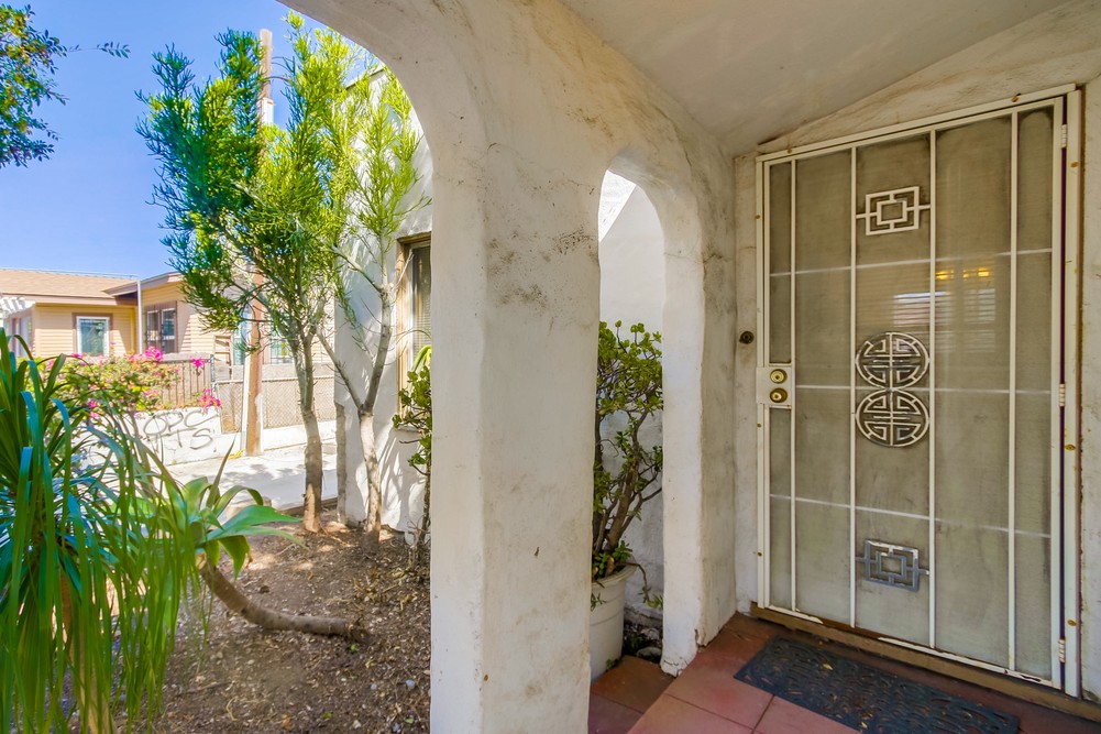 Virtual tour photo 6 of 31 for 3676 Orange Ave