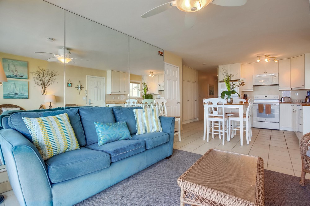 Virtual tour photo 12 of 73 for 3677 Ocean Front Walk