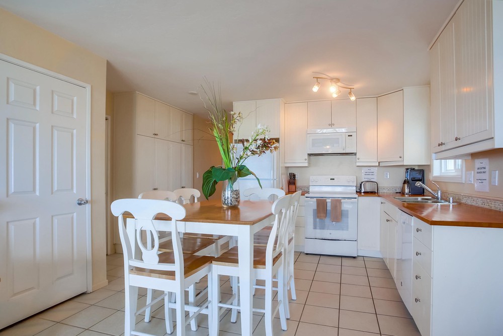 Virtual tour photo 14 of 73 for 3677 Ocean Front Walk