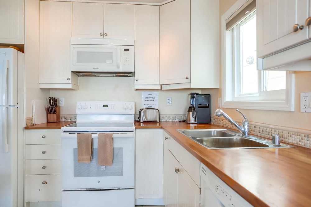 Virtual tour photo 16 of 73 for 3677 Ocean Front Walk